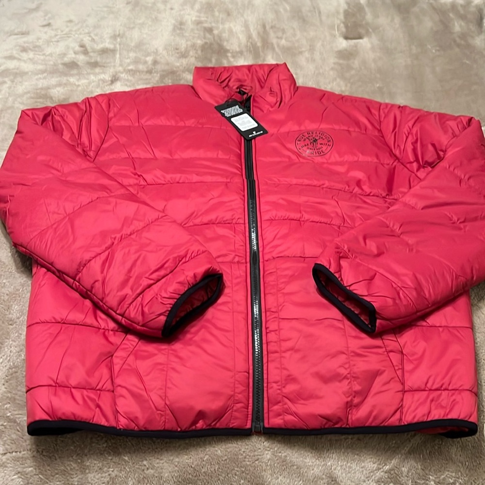 New mens 2XL TRUE RELIGION medium weight bubble jacket.